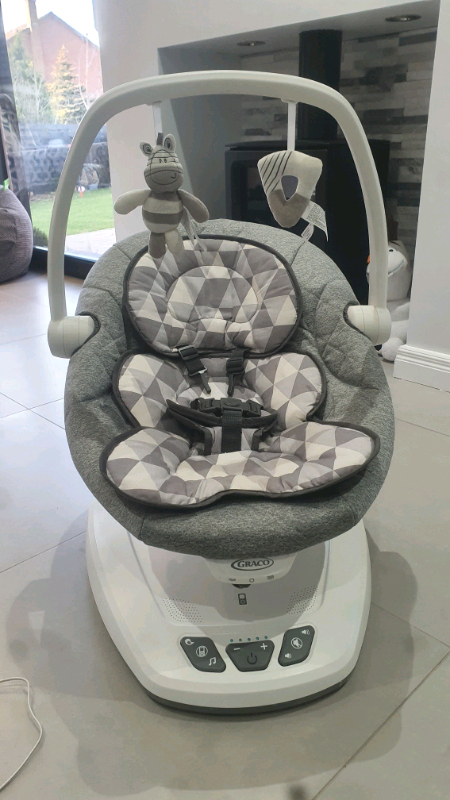 graco move with me soother bouncer